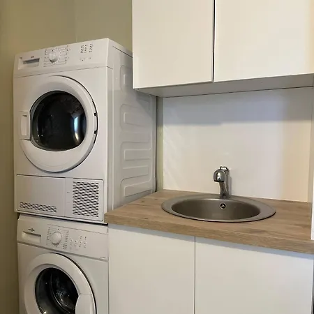 Maison Avec 3 Privatives Avec Salle De Bain - Cuisine Commune *
