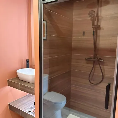 Maison d'hôtes Maison Avec 3 Privatives Avec Salle De Bain - Cuisine Commune