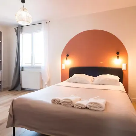 Maison Avec 3 Privatives Avec Salle De Bain - Cuisine Commune *